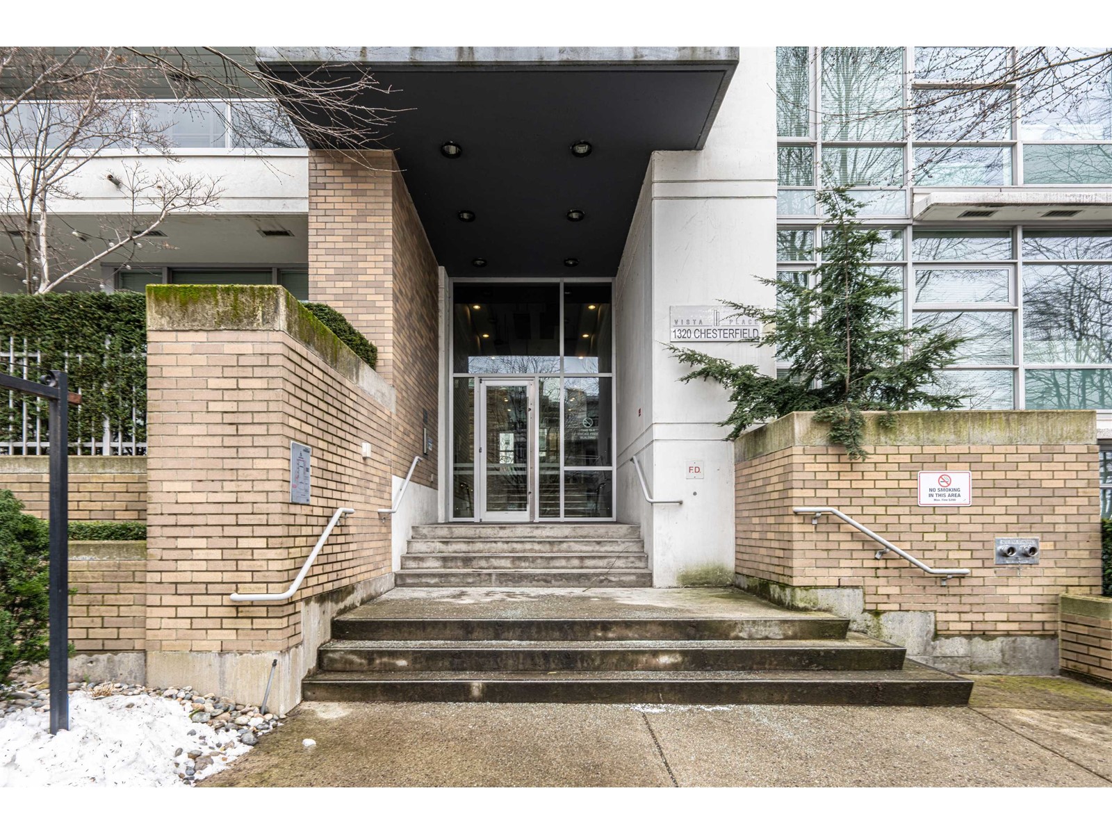 1706 1320 CHESTERFIELD AVENUE located in North Vancouver, British Columbia