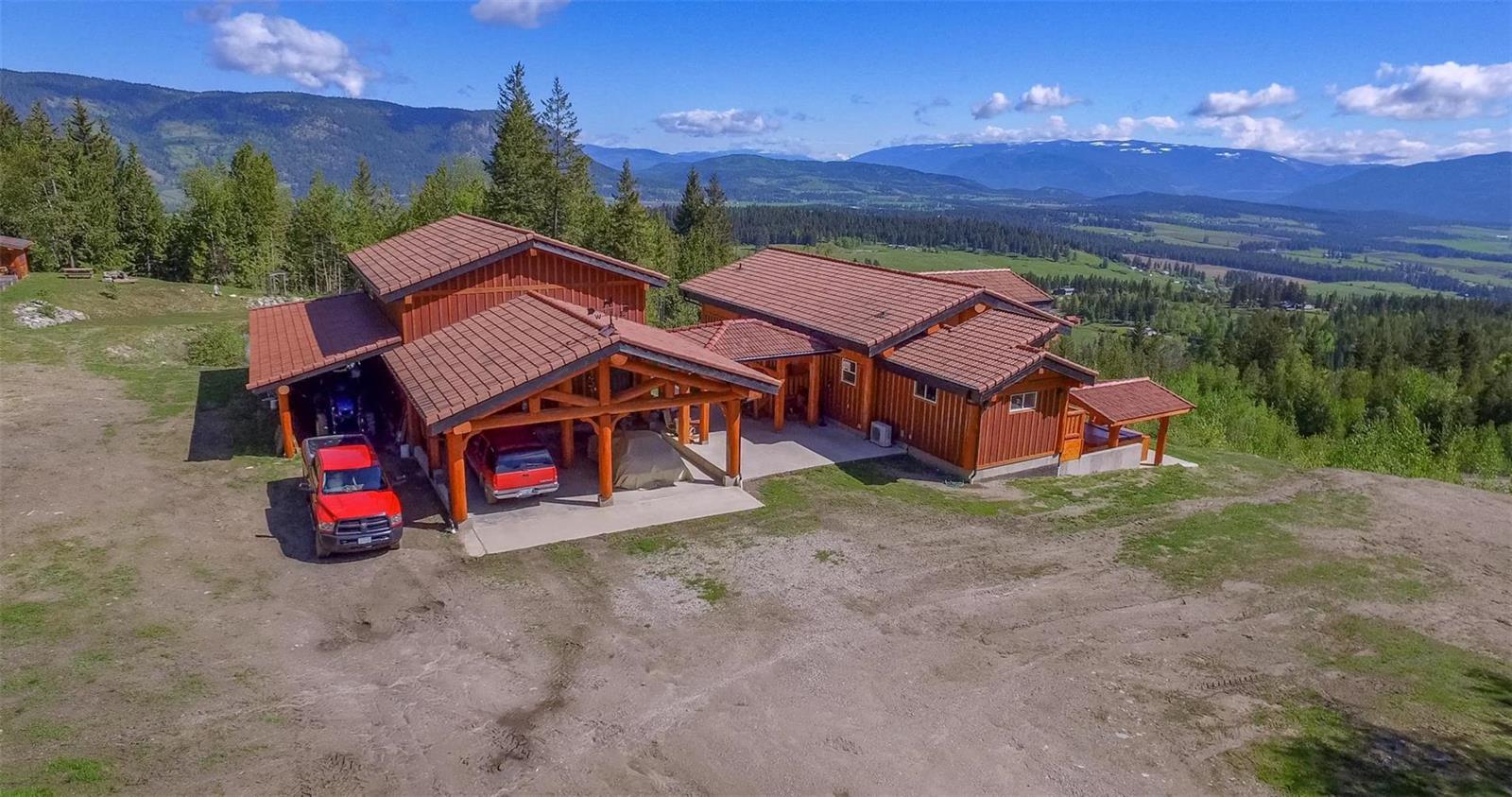 4590 Chamberlaine Road located in Armstrong, British Columbia