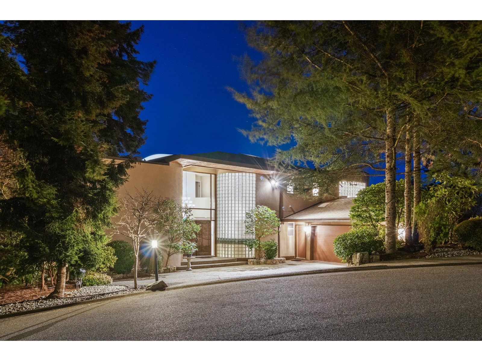 4898 VISTA PLACE located in West Vancouver, British Columbia