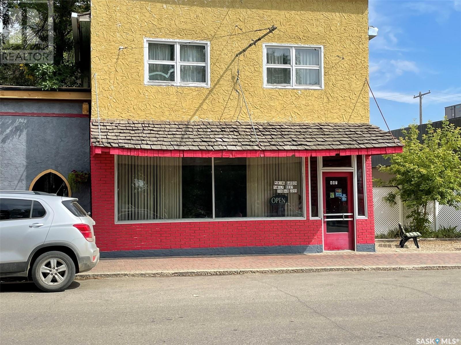 407 Main STREET located in Gravelbourg, Saskatchewan