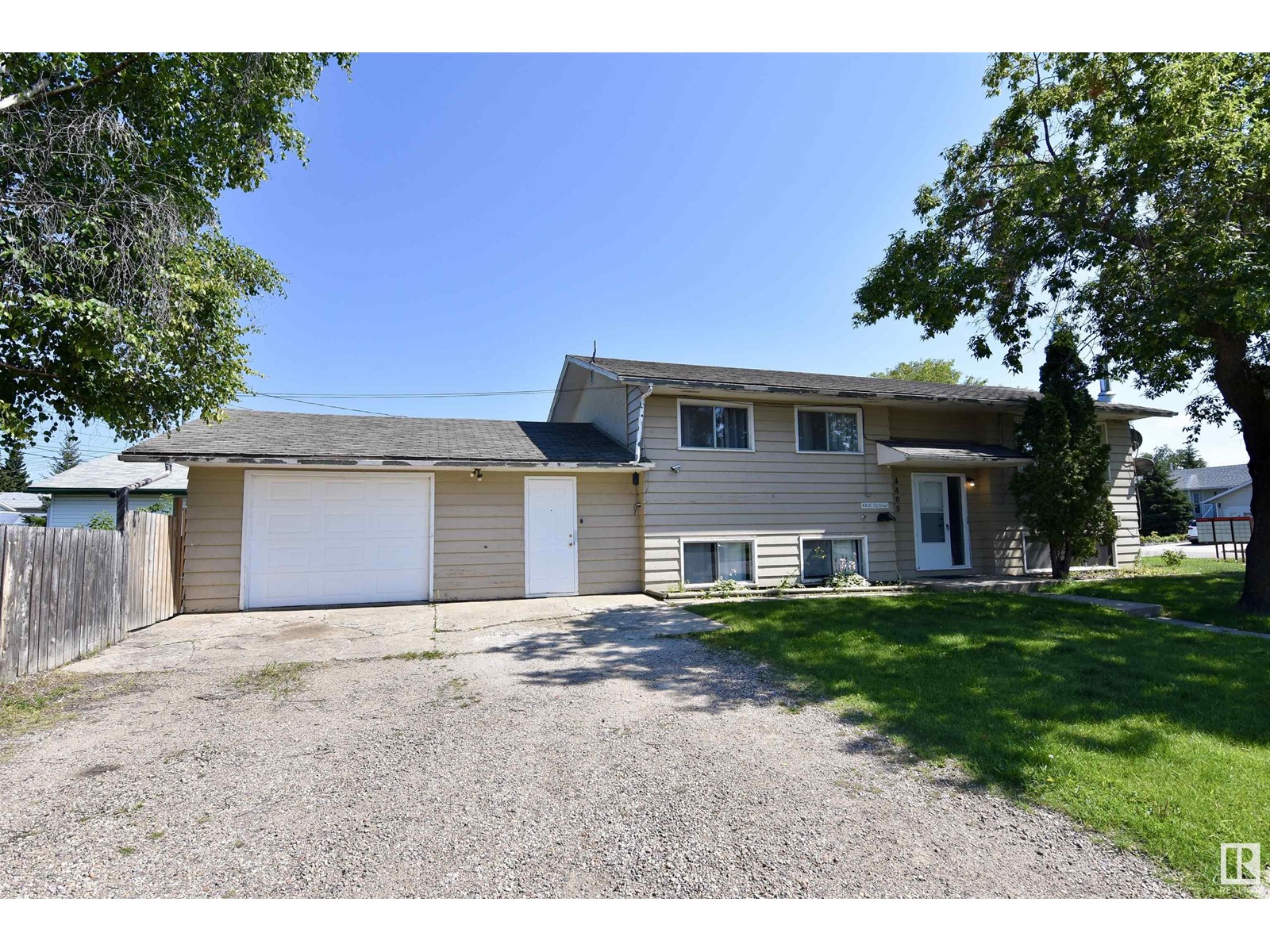 4405 50 ST located in St. Paul Town, Alberta