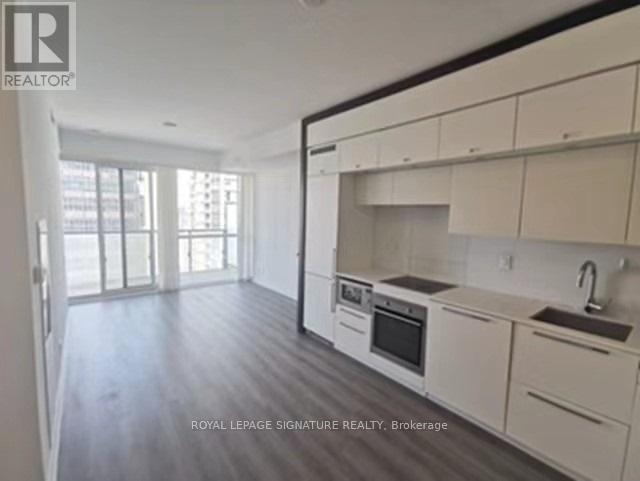 #2407 -15 GRENVILLE ST located in Toronto, Ontario