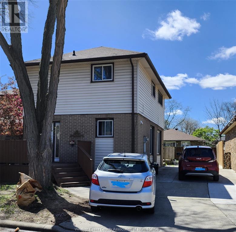 1273 COTTAGE PLACE located in Windsor, Ontario