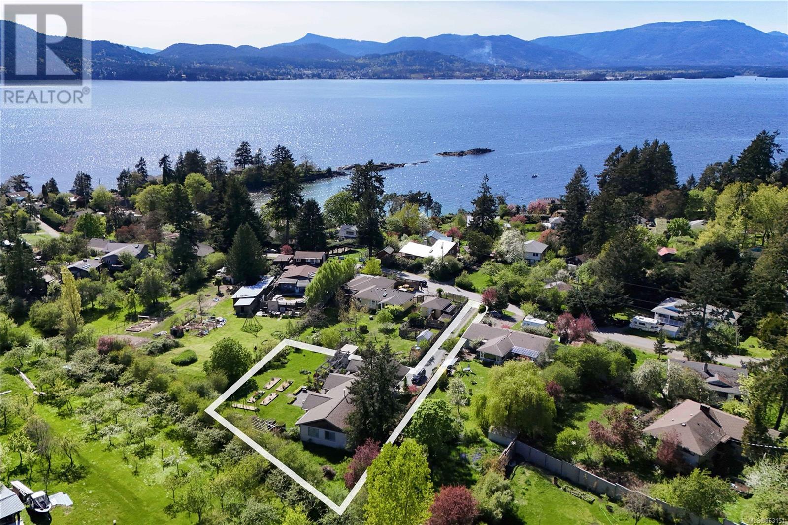 115 Bayview Rd located in Salt Spring, British Columbia