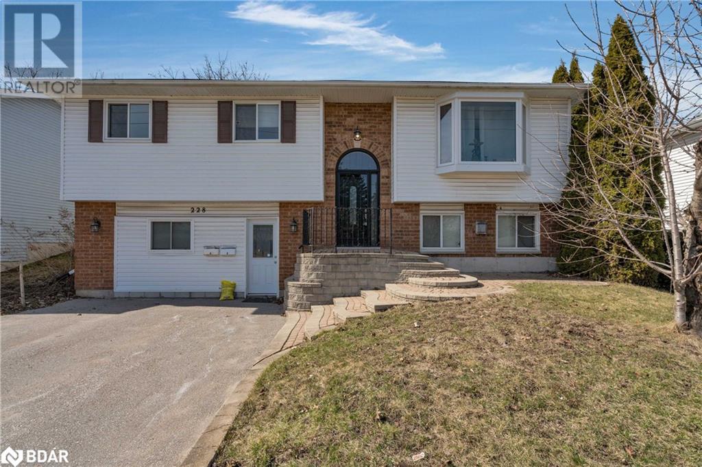 228 HURONIA Road located in Barrie, Ontario