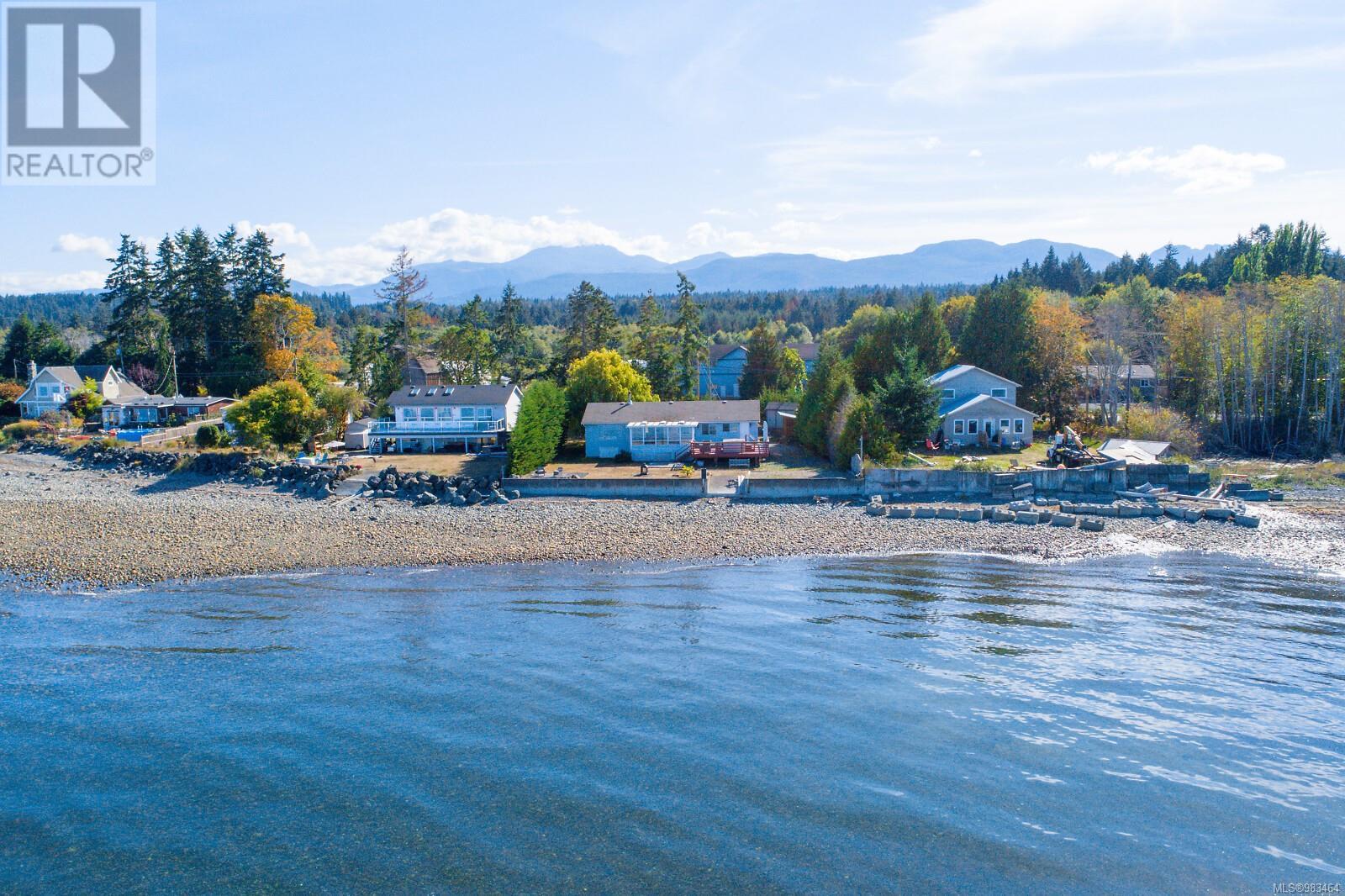 5545 Island Hwy located in Qualicum Beach, British Columbia