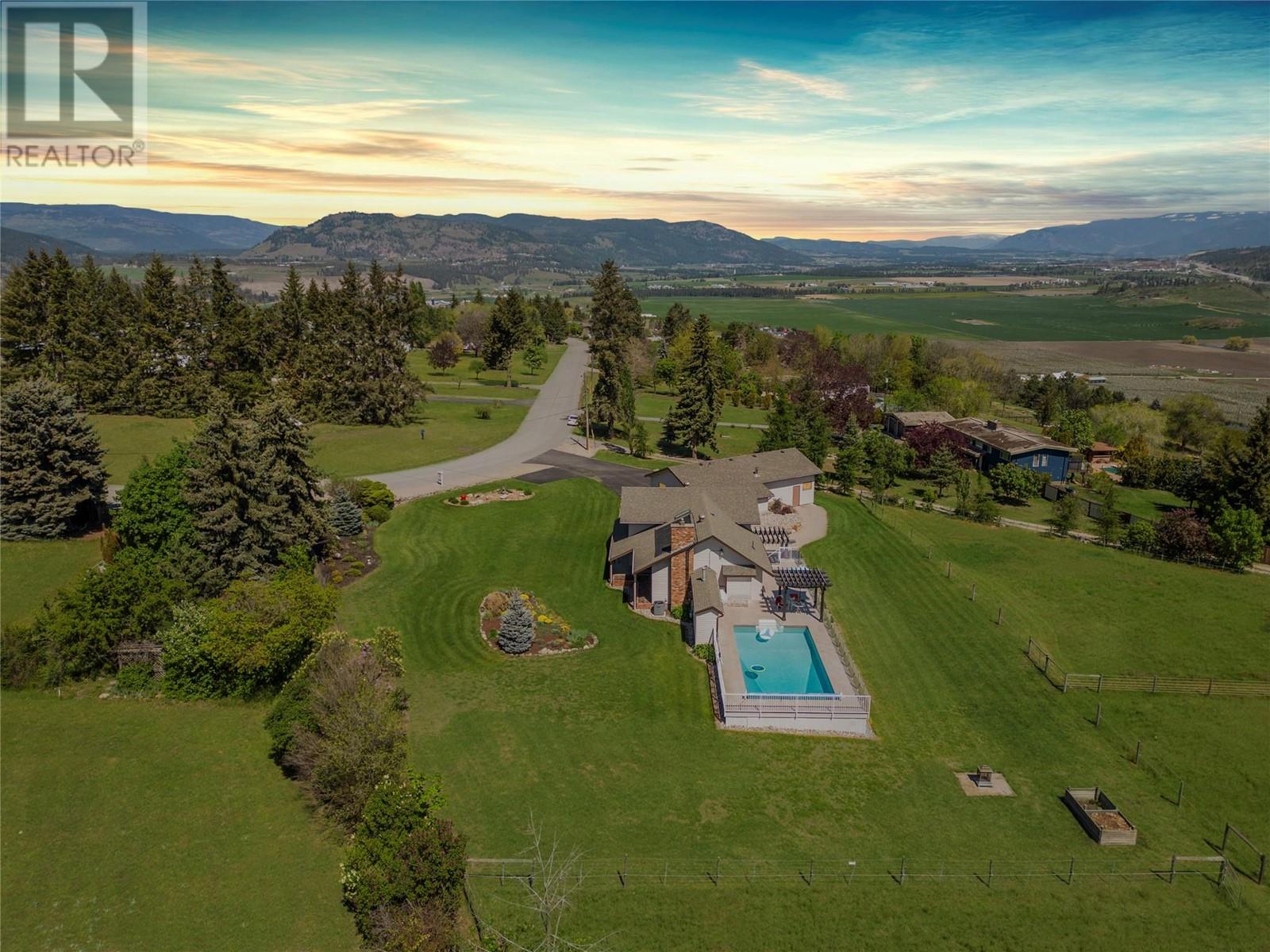 186 Stepping Stones Crescent located in Spallumcheen, British Columbia